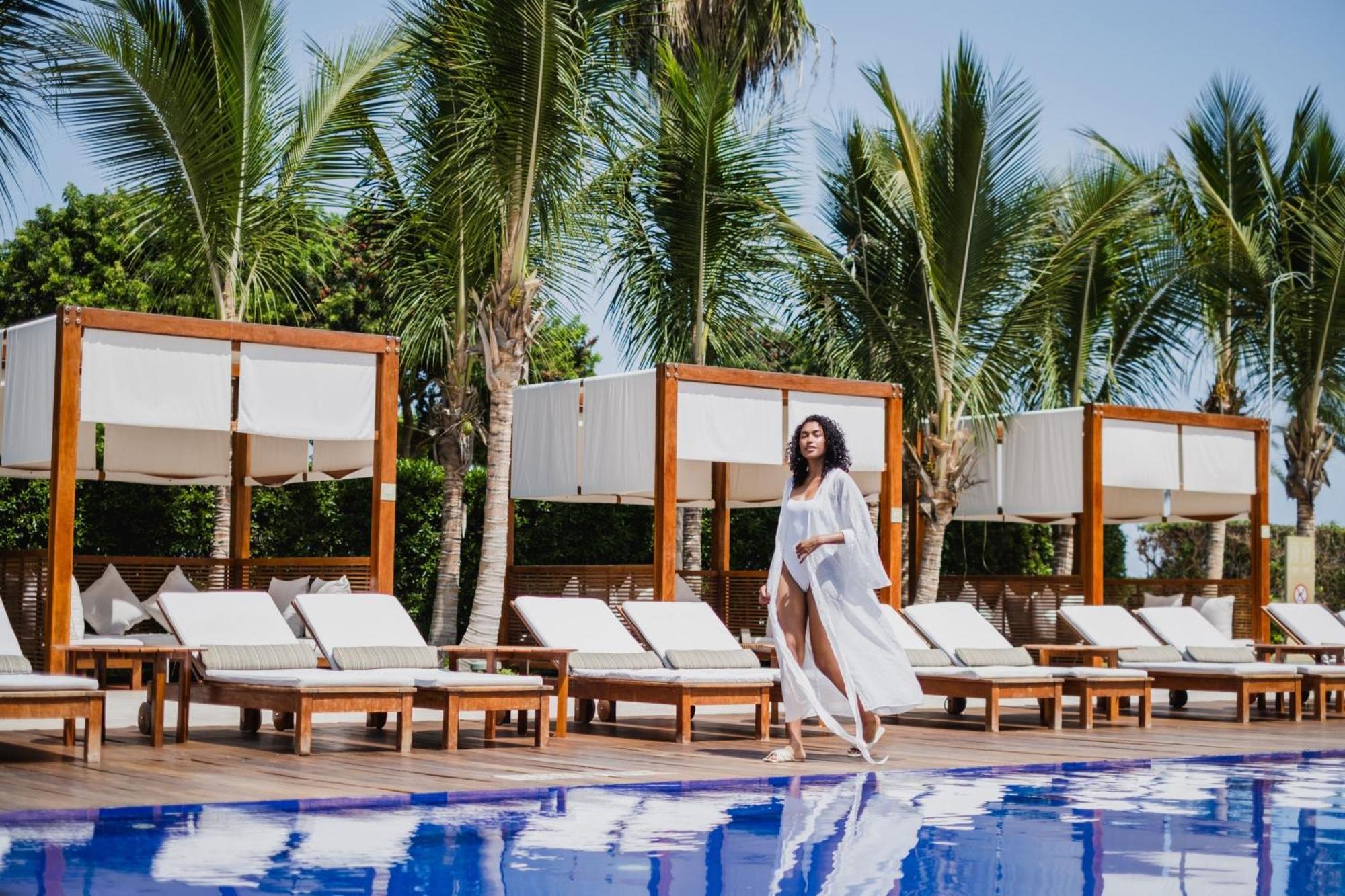 Hotel Paracas, A Luxury Collection Resort, Paracas Kültér fotó The swimming pool at the resort