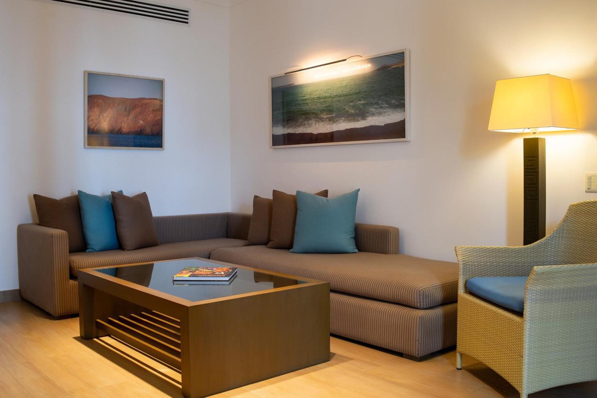 Hotel Paracas, A Luxury Collection Resort, Paracas Kültér fotó A living room at the resort
