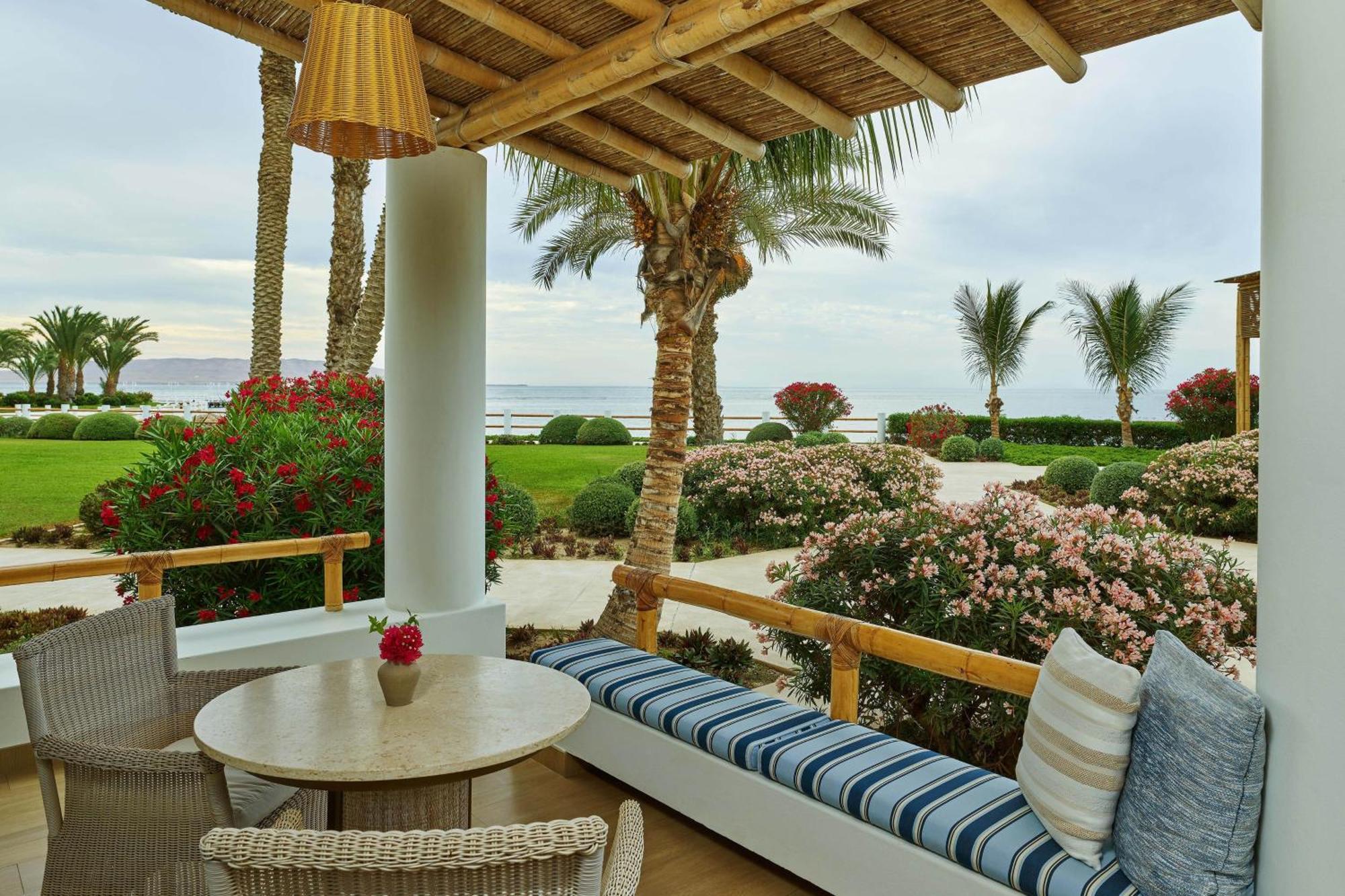 Hotel Paracas, A Luxury Collection Resort, Paracas Kültér fotó View of the Red Sea from the Four Seasons Resort