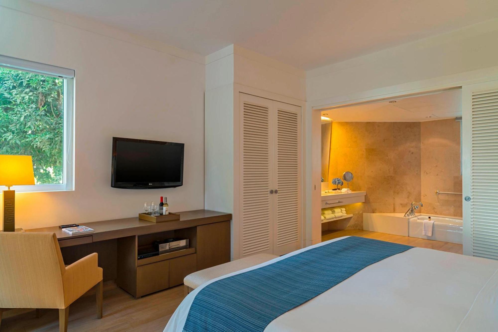 Hotel Paracas, A Luxury Collection Resort, Paracas Kültér fotó A bedroom at the hotel